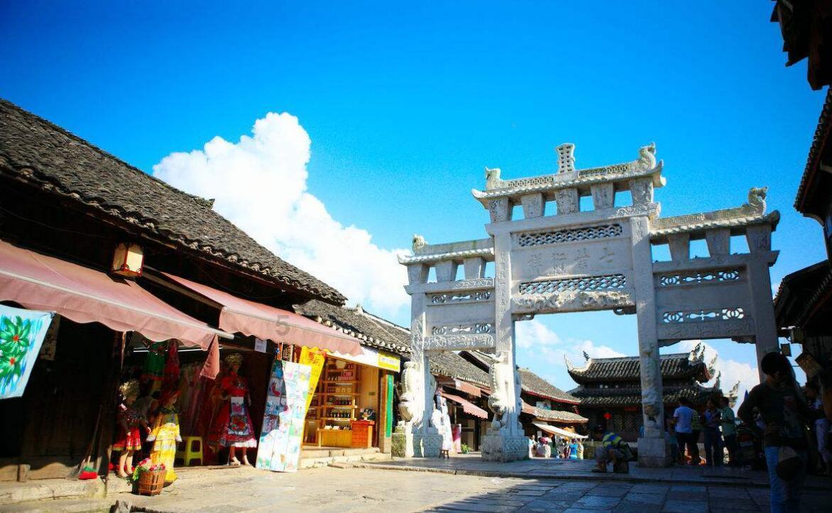入住酒店时，为啥真情侣很少被查房，假情侣一查一个准？游戏画面